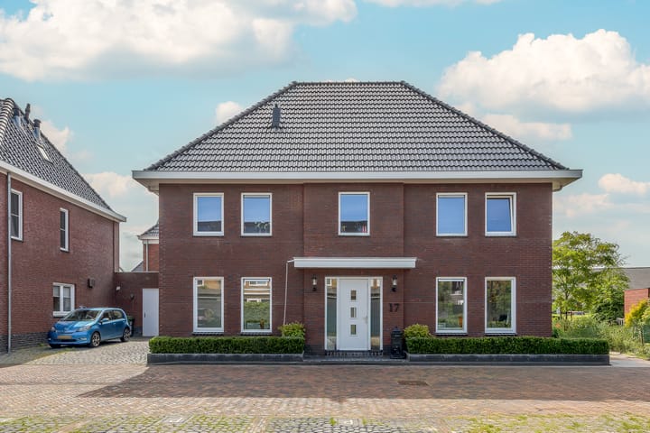 Foto van woning Charles Barklastraat 17, Almere
