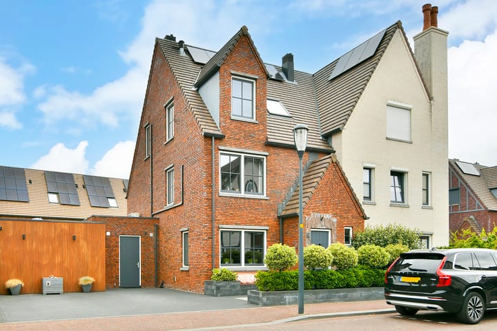 Charles Brandonlaan 45 in Hoofddorp foto