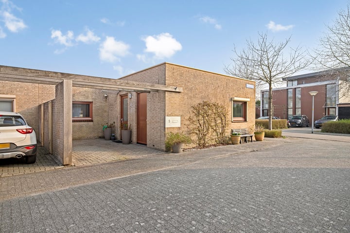 Chokerstraat 5 in Almere foto