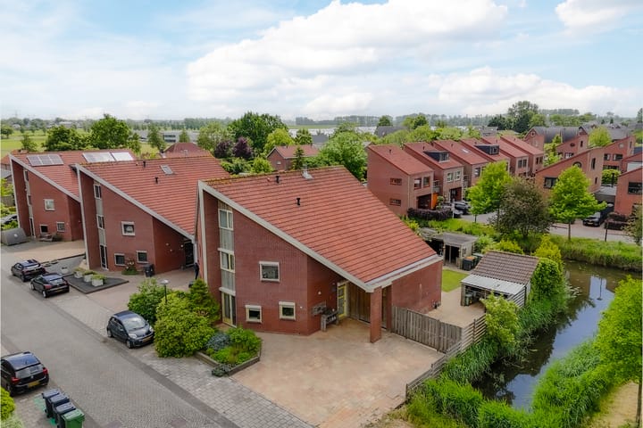 Christina Maria Smoorenburg erf 15 in Heerhugowaard foto