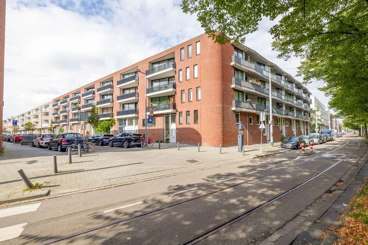 Claes de Vrieselaan 161 in Rotterdam foto