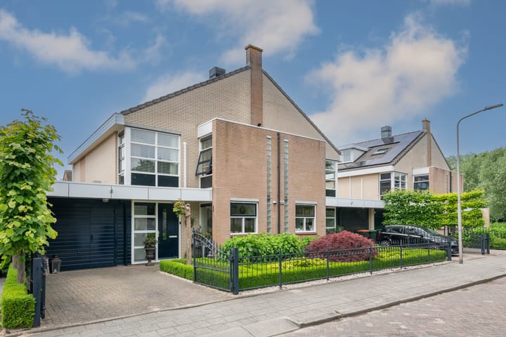 Foto van woning Clara Wichmannstraat 100, Ridderkerk