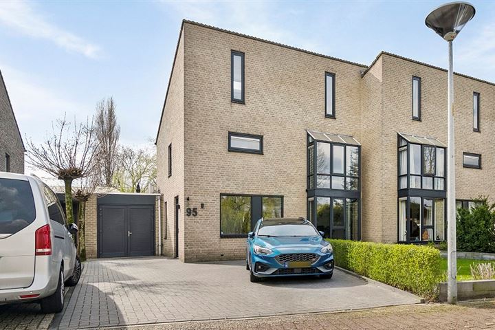 Claudiuslaan 95 in Beuningen Gld foto