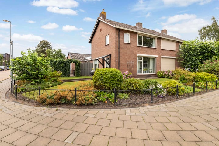 Clematisstraat 4 in Wezep foto