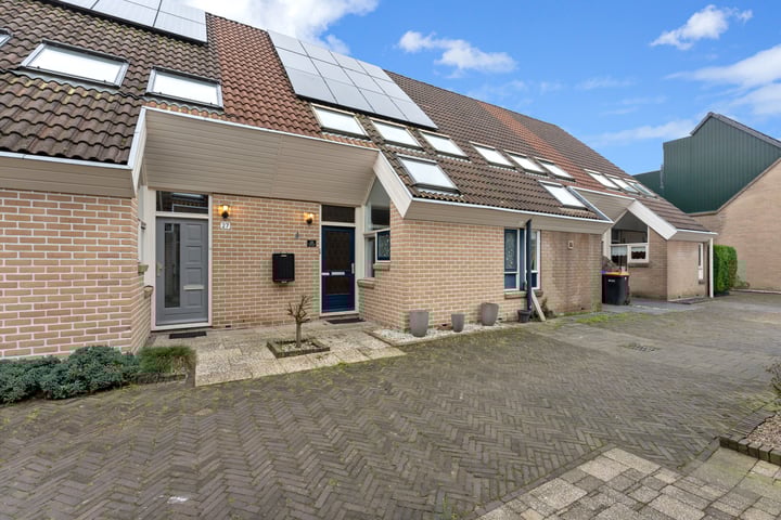 Clingendaal 25 in Zwijndrecht foto