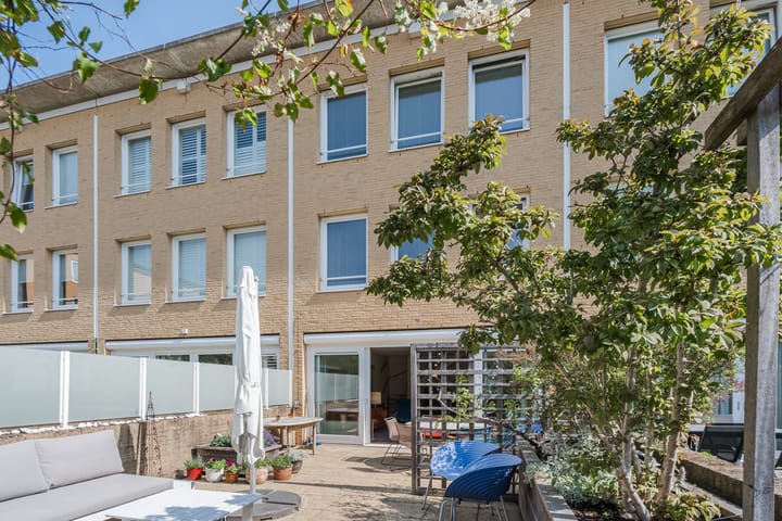 Clusiushof 74 in Oegstgeest foto