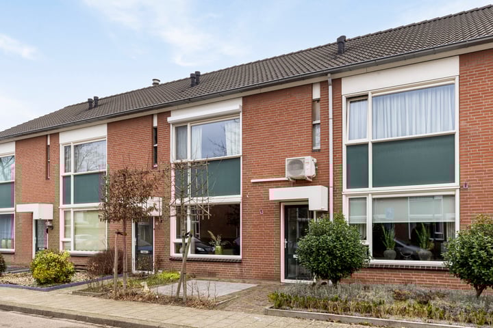 Coendersstraat 10 in Borne foto