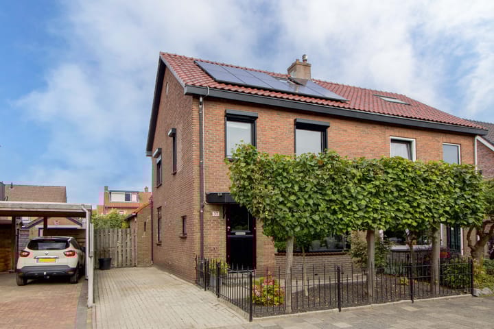 Colijnstraat 37 in Bunschoten-Spakenburg foto
