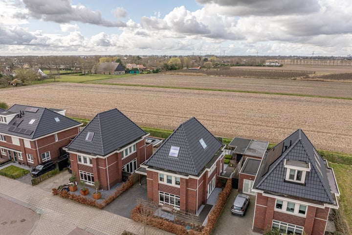 Cor Dirksestraat 28 in Mijnsheerenland foto