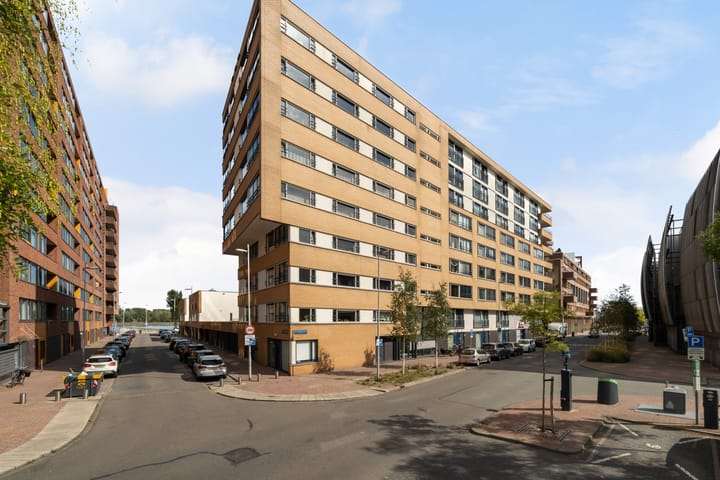 Cor Kieboomplein 168 in Rotterdam foto