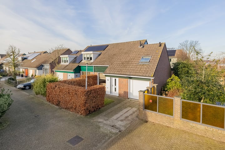 Corellistraat 15 in Heemskerk foto