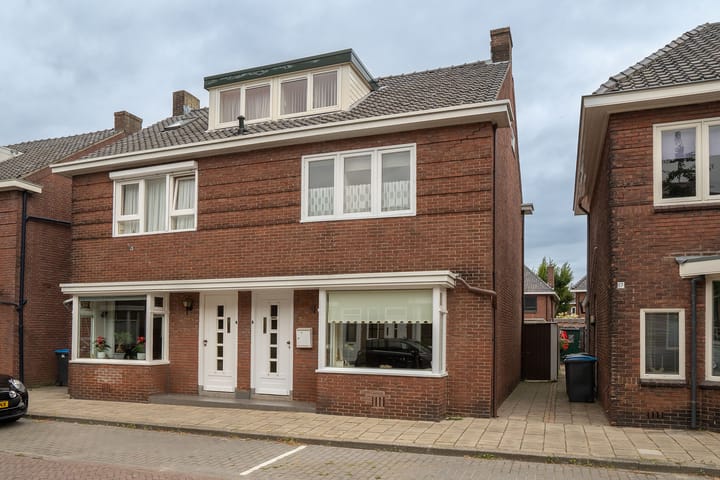 Cornelis Speelmanstraat 15 in Enschede foto