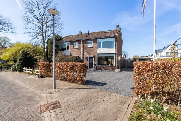 Cornelis Tromplaan 26 in 's-Graveland