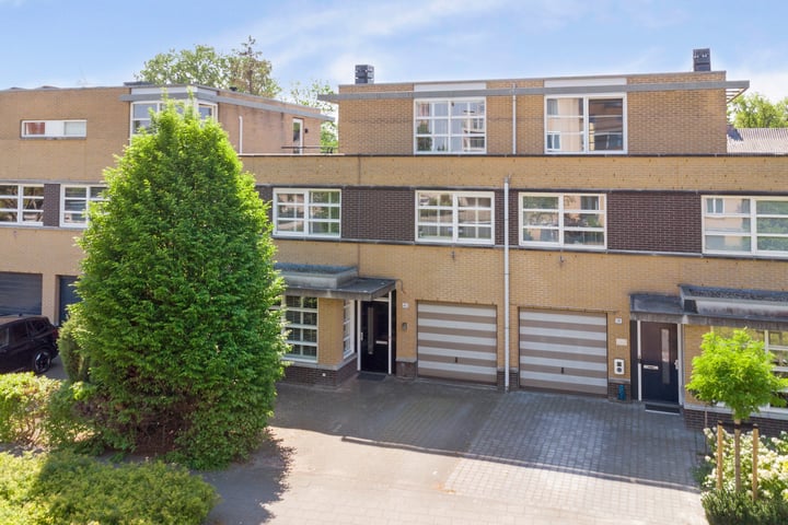 Cornelis Voorhoevelaan 40 in Voorburg