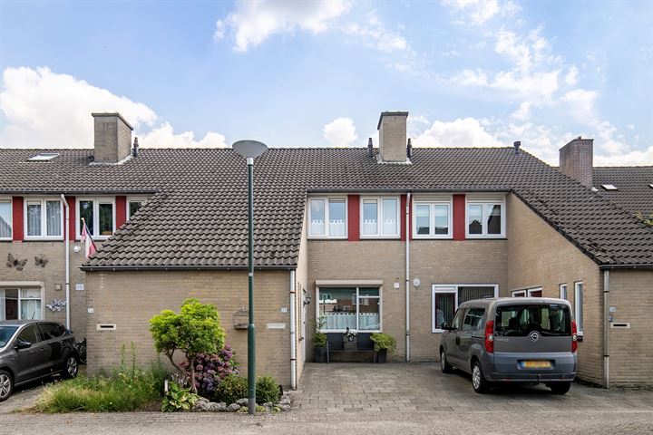 Crocushof 27 in Schijndel foto