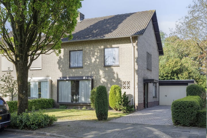 Crocuslaan 2A in Valkenswaard foto