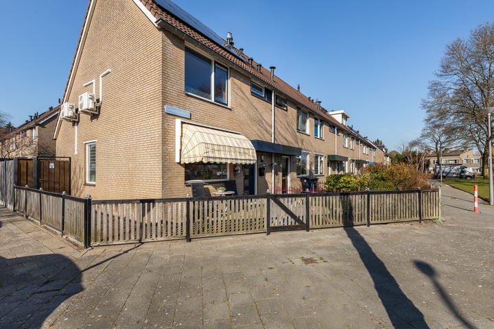 Cromme Meth 77 in Hoogvliet Rotterdam foto