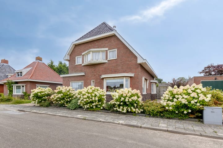 Cronjéstraat 4 in Warffum foto