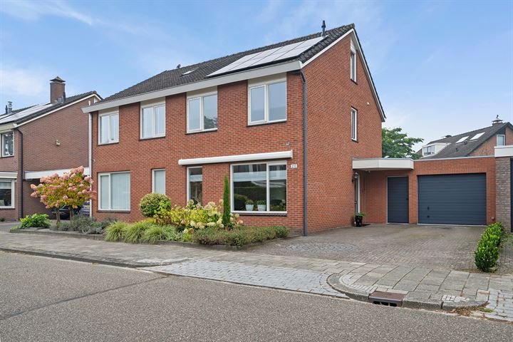 Cruys Voorberghstraat 210 in Hengelo foto
