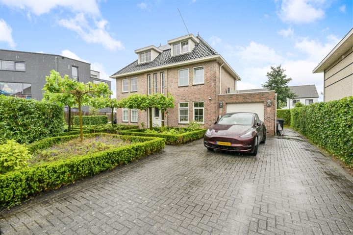 Cyclopenstraat 10 in Almere foto