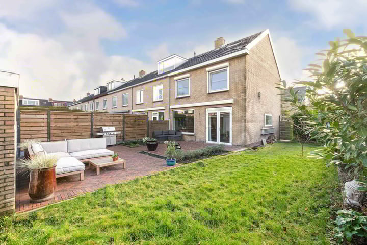 Cypressenlaan 1 in Heerhugowaard foto