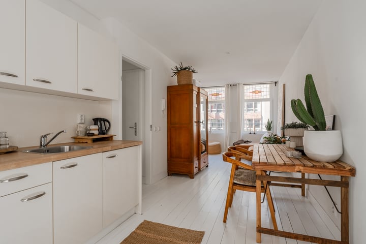 Czaar Peterstraat 168B in Amsterdam foto