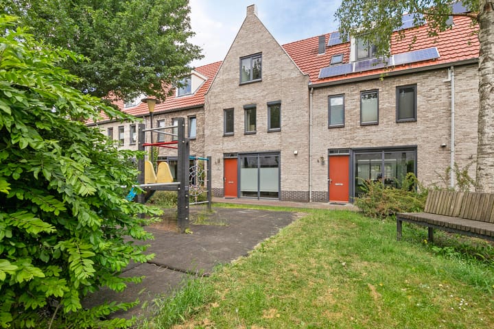 Dagpauwoogstraat 8 in Aalsmeer foto