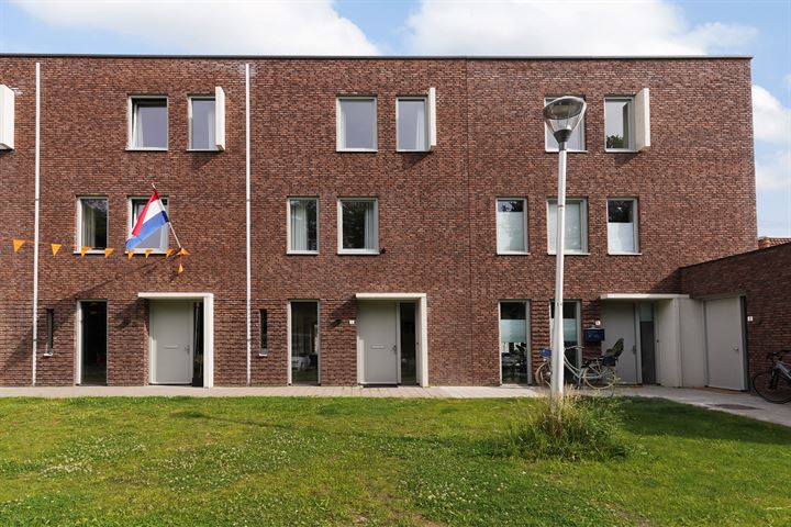 Dahliahof 5 in Tilburg foto