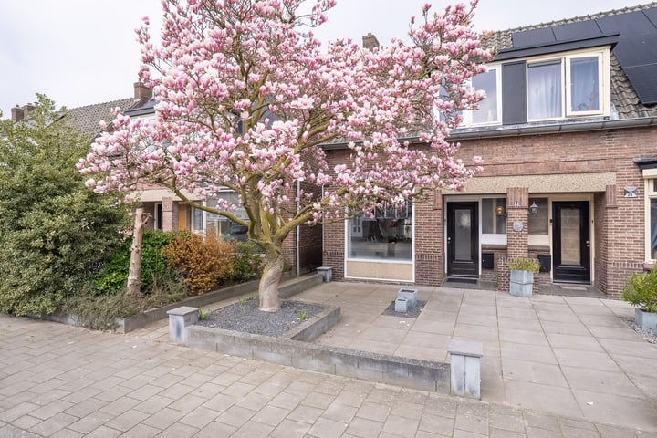 Dahliastraat 22 in Almelo foto