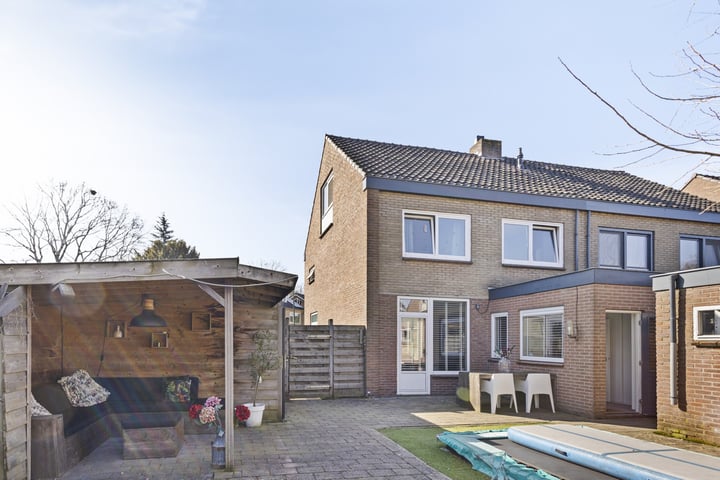 Dahliastraat 43 in Rhenen foto