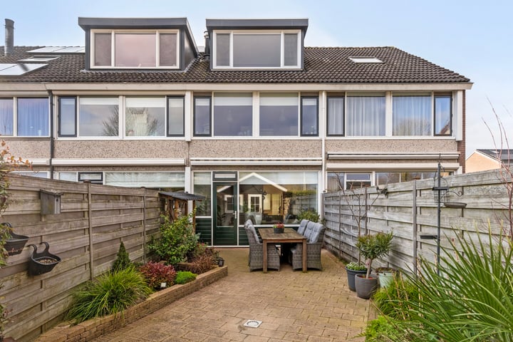 Damaststraat 62 in 's-Gravendeel foto