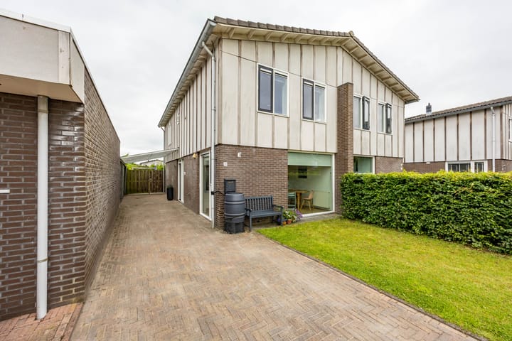 Daniël Ruynemanlaan 11 in Groningen foto