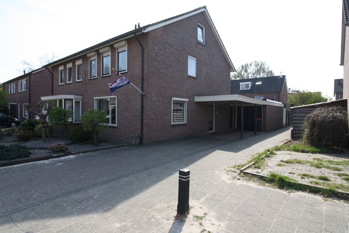 De Aalscholver 30 in Vriezenveen