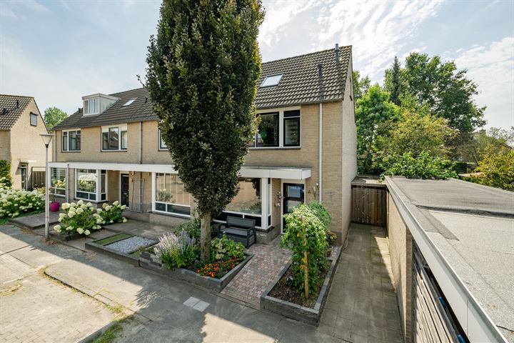 De Bazelstraat 12 in Leerdam foto
