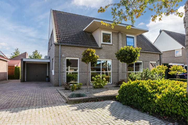 De Esdoorn 4 in Koekange
