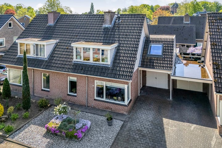 de Essenbree 80 in Mariënheem foto