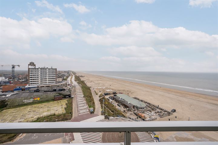 de Favaugeplein 21F-49 in Zandvoort foto