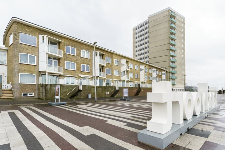 de Favaugeplein 25a in Zandvoort foto