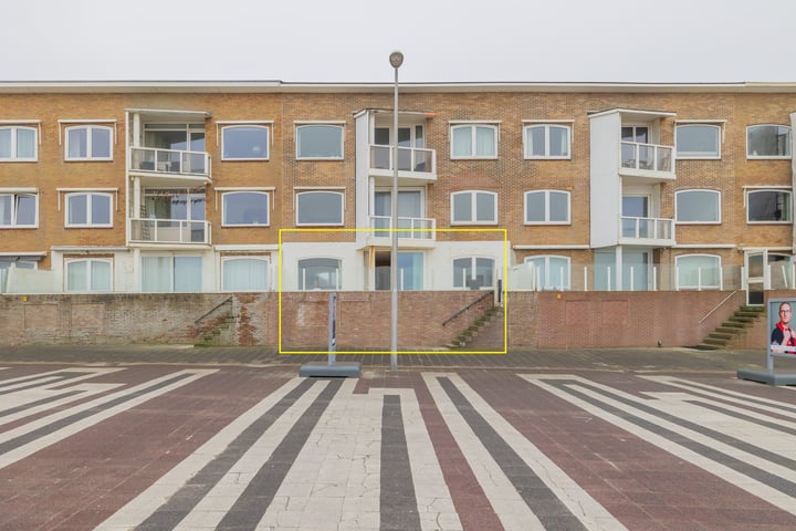 de Favaugeplein 43 in Zandvoort foto