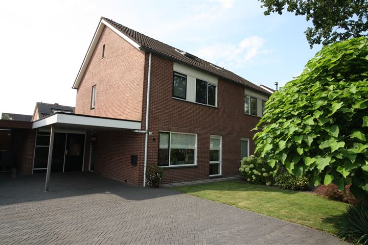 De Fuut 12 in Vriezenveen foto