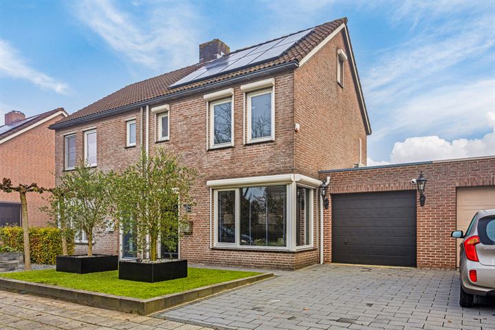 de Gagelrijzen 75 in St. Willebrord foto