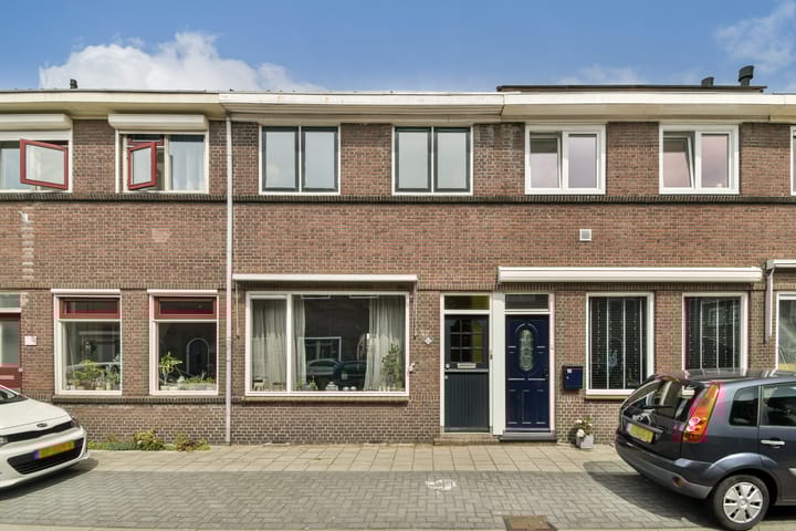 De Genestetstraat 12 in Gouda foto