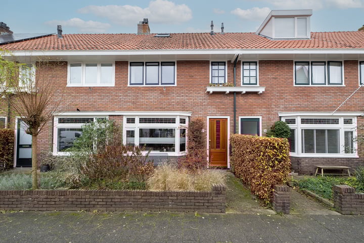 De Genestetstraat 37 in Zwolle foto