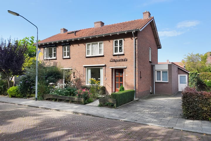 De Gracht 3 in Klundert foto