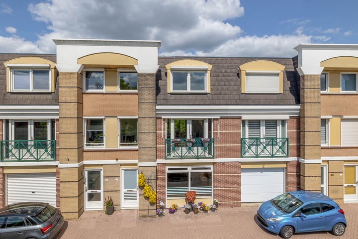 De Hoge Bogerd 90 in Hendrik-Ido-Ambacht foto