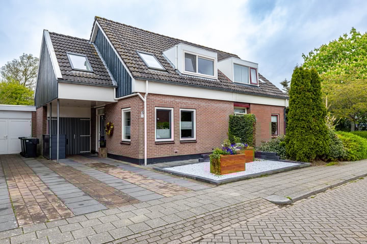 De Kastanje 41 in Bedum