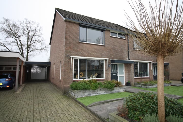 De Koolmees 17 in Vriezenveen foto