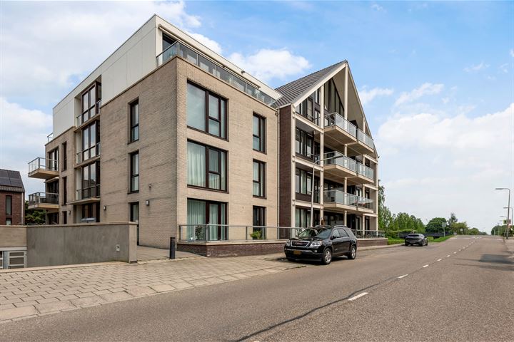 De Kuyperij 21 in Roelofarendsveen foto