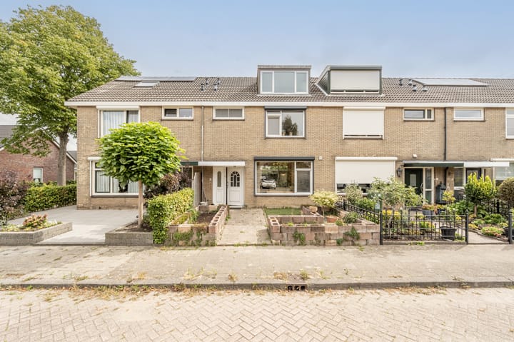 De Lairessestraat 10 in Oud-Beijerland foto