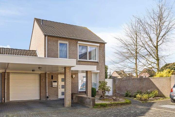 De Leeuwebek 32 in Budel foto
